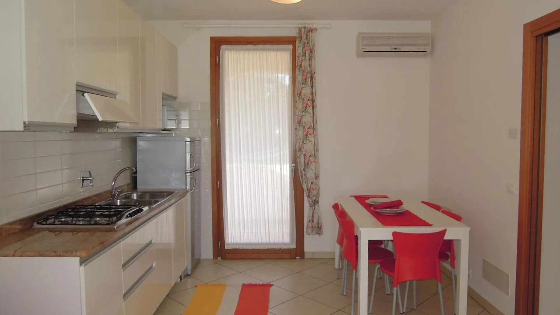 Cozy Apartment With Swimming Pool - Beahost ビビオーネ 0*,  イタリア